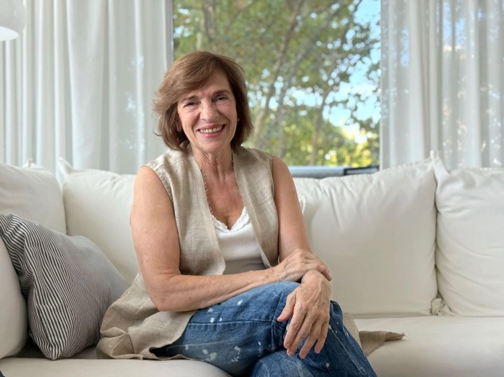 Anni Schuff en 220UY, Punta del Este